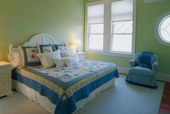 what color comforter goes with green walls - Home Decor