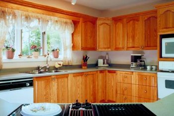 cabinets oak paint honey wood colors stained kitchen grain fake latex golden complement woodgrain cabinet getty tile ehow matches refresh