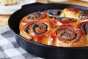 poppy seeds were used in place of nuts in eastern europe