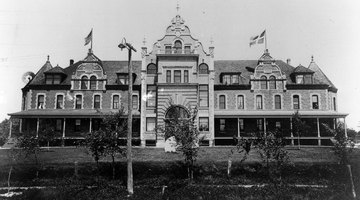 Old Main (now the Humphrey Center) circa 1900.