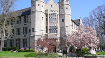 Picture of Youngstown State University's Jones Hall.
