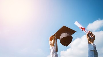 Can I Still Get Financial Aid If I'm Getting a Second Associate's Degree?
