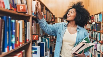 How to Find Out What Books to Buy for College Classes