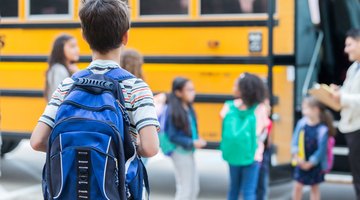 The Advantages & Disadvantages of Backpacks Inside a School