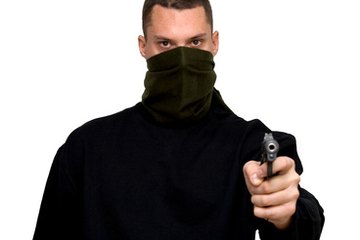 Make sure there are no threats before you collapse your baton Make sure there are no threats before you collapse your baton