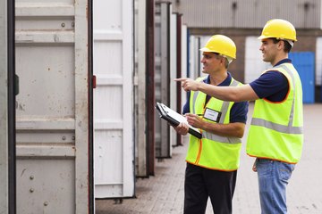 The annual median salary for a materials controller is $39,663 to $52,608. The annual median salary for a materials controller is $39,663 to $52,608.