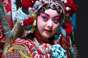 The performing arts need innovative and original haute couture. The performing arts need innovative and original haute couture.