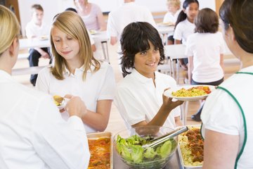 The average cafeteria worker earns $7.62 per hour. The average cafeteria worker earns $7.62 per hour.