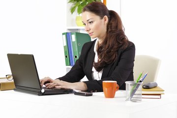 An efficient receptionist will be able to handle many things at once. An efficient receptionist will be able to handle many things at once.