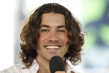 Ace Young: average singer, GREAT smile. Ace Young: average singer, GREAT smile.