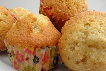 Tea ladies usually provide cakes and buns too. Tea ladies usually provide cakes and buns too.