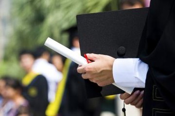 Hospitals require an associate degree and many prefer bachelor's degrees in nursing for job applicants. Hospitals require an associate degree and many prefer bachelor's degrees in nursing for job applicants.
