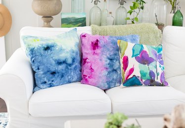 Try This Ice Dye Technique to Make Unique Pillows