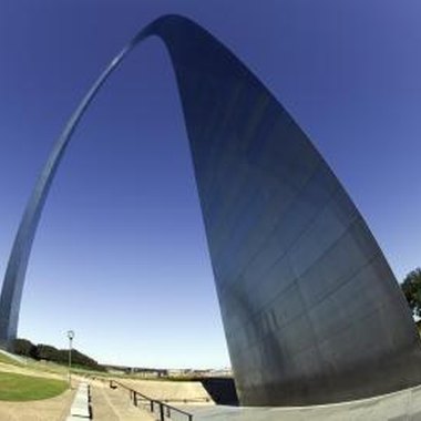 Thinkstock/Comstock/Getty Images Children and adults alike enjoy being around St. Louis architecture.