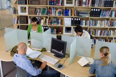 Difference between informative essay and research paper