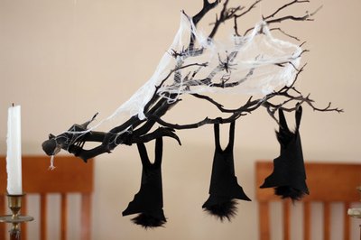 Halloween hanging branch centerpiece