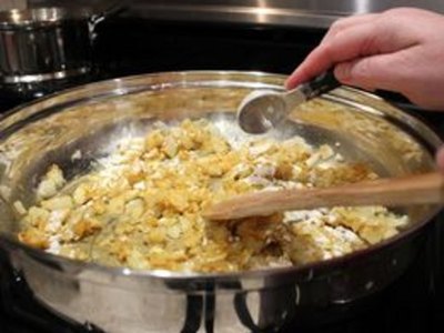 How to Make Curry Sauce From Curry Powder