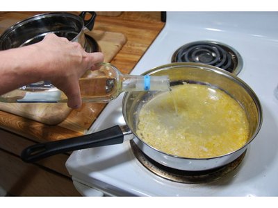 How to Cook Mussels In A Garlic White Wine Sauce