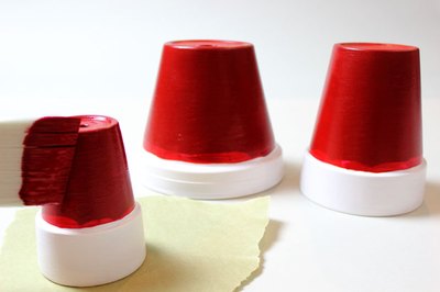 Paint the body of the pots