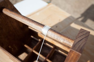 Wrapping nylon handle.