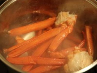How to Steam Crab Legs