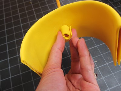 Make handles for the hand.