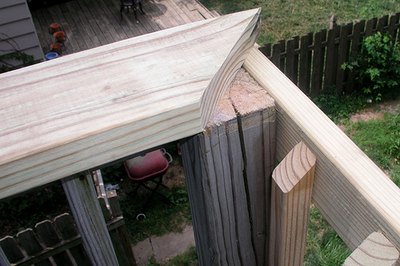 A top plate makes the railing very secure and stable.