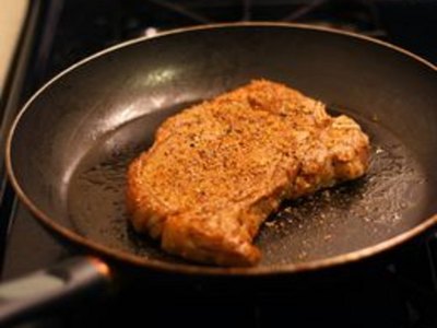How to Cook a T-Bone Steak on the Stove