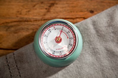 Kitchen timer set to 5 minutes.