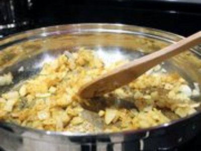 How to Make Curry Sauce From Curry Powder