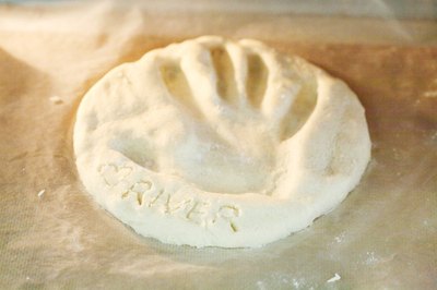 Bake for 30 minutes and then set in a dry place.