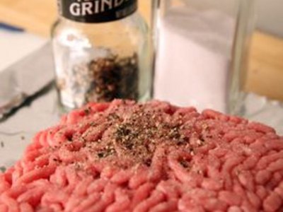 How to Grill Hamburgers and Hot Dogs
