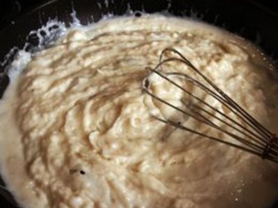 How to Make Homemade Beef Gravy With Drippings