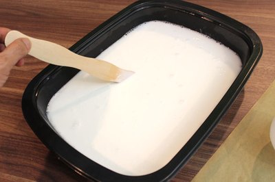 Mix the glue and water