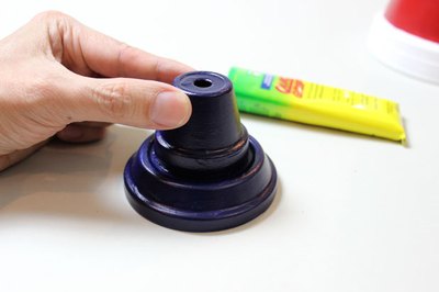 Glue the extra small pot to the second saucer
