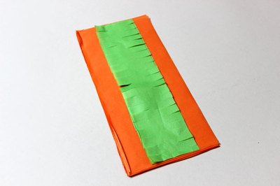 Stack the tissue papers