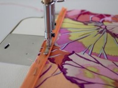 Sew the invisible zipper.