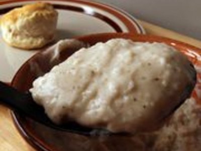 How to Make Homemade Beef Gravy With Drippings
