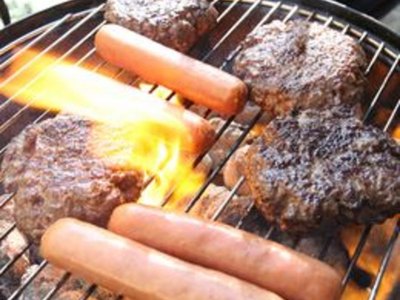 How to Grill Hamburgers and Hot Dogs