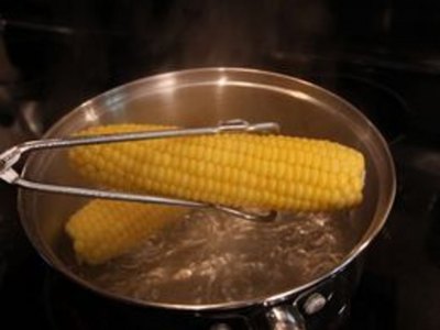 How to Cook Corn-on-the-Cob on the Stove