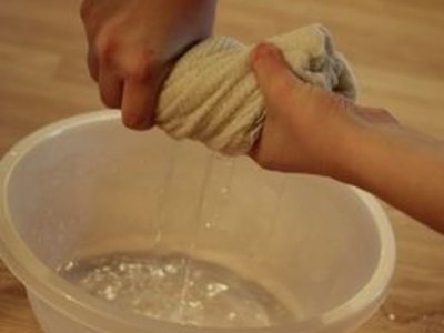 How to Shine a Hardwood Floor