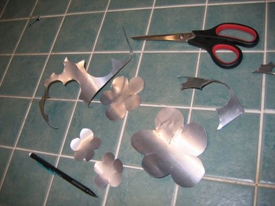 Be sure to cut flowers of varying sizes