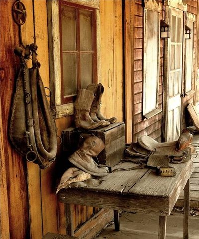 Ove0 wetting and extreme drying may break in a boot quickly, but could ruin the finish