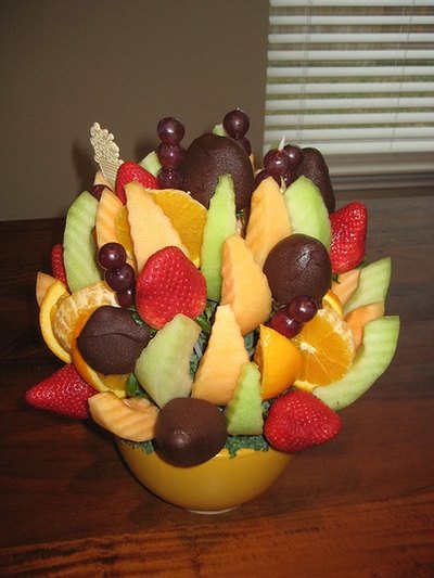 A Fruit-of-the-Month Club membership is a gift that keeps on giving.