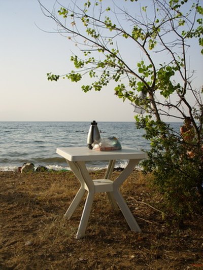 There's nothing more romantic than a picnic on the beach.