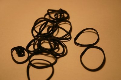 Match the color of the elastic bands with your hair