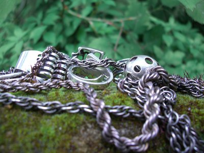 Neck chains come in a variety of styles.