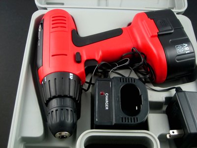 Battery powered drill-driver
