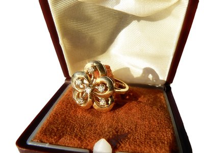 A piece of jewelry marked "14K" is only 58.3 percent pure.