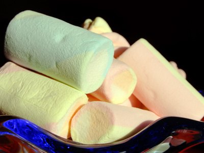 Mini marshmallows are not suitable for this game.